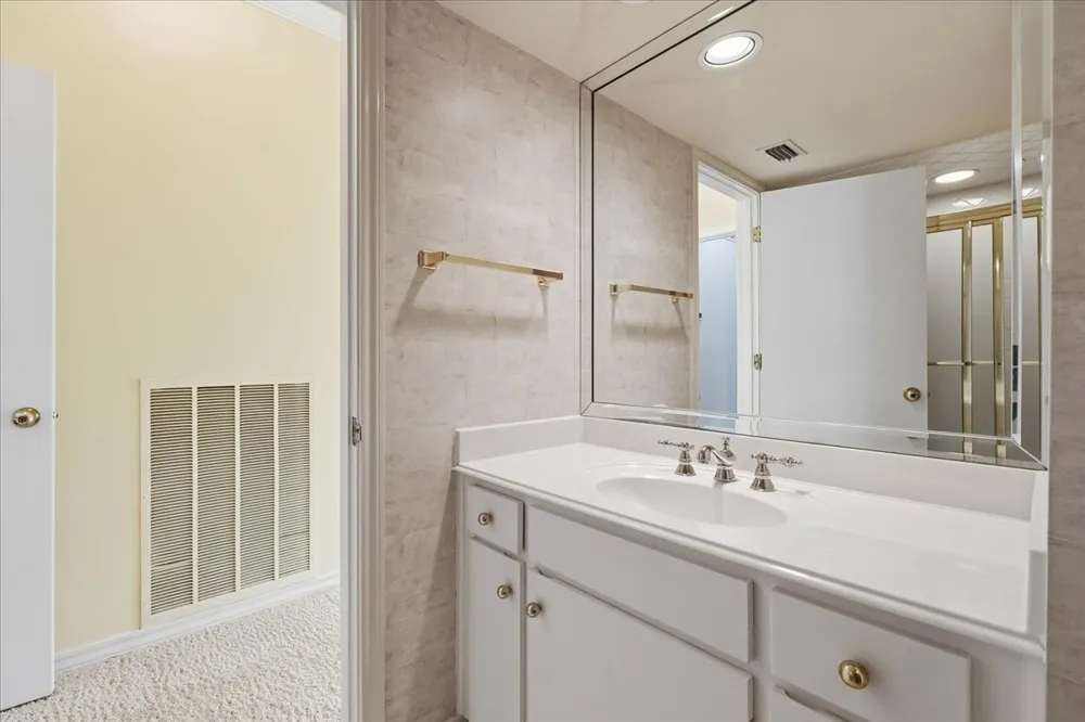 22 One Main Place Benbrook, TX 76126