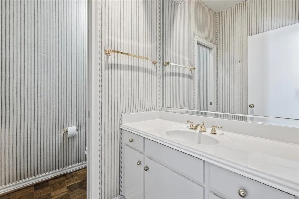 22 One Main Place Benbrook, TX 76126