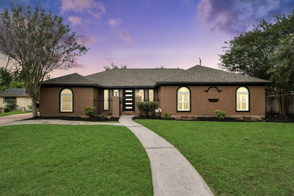 7822 Maple Tree Drive Houston, TX 77088