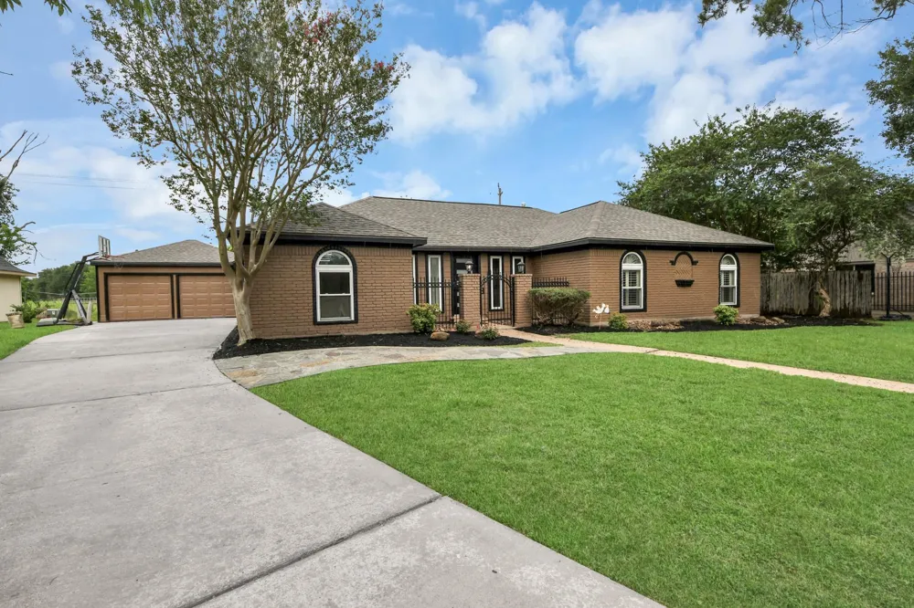 7822 Maple Tree Drive Houston, TX 77088