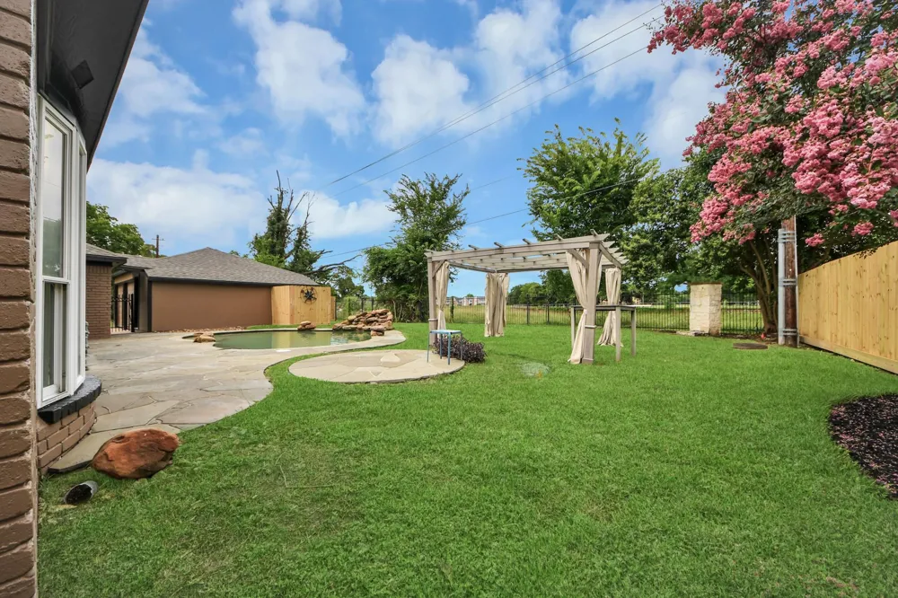 7822 Maple Tree Drive Houston, TX 77088