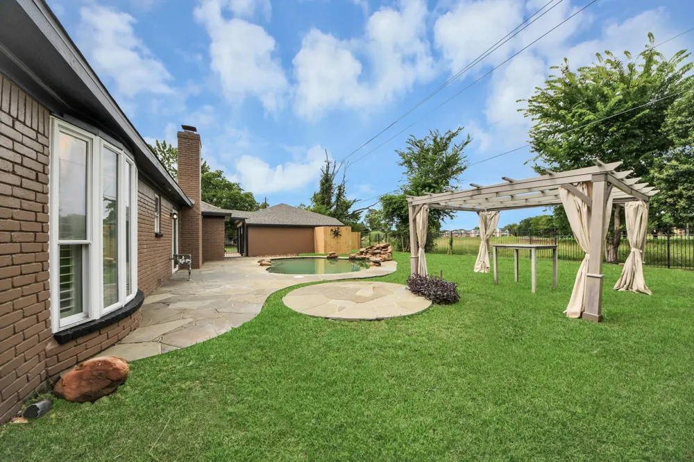 7822 Maple Tree Drive Houston, TX 77088