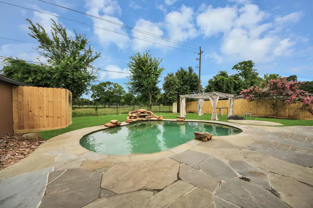 7822 Maple Tree Drive Houston, TX 77088