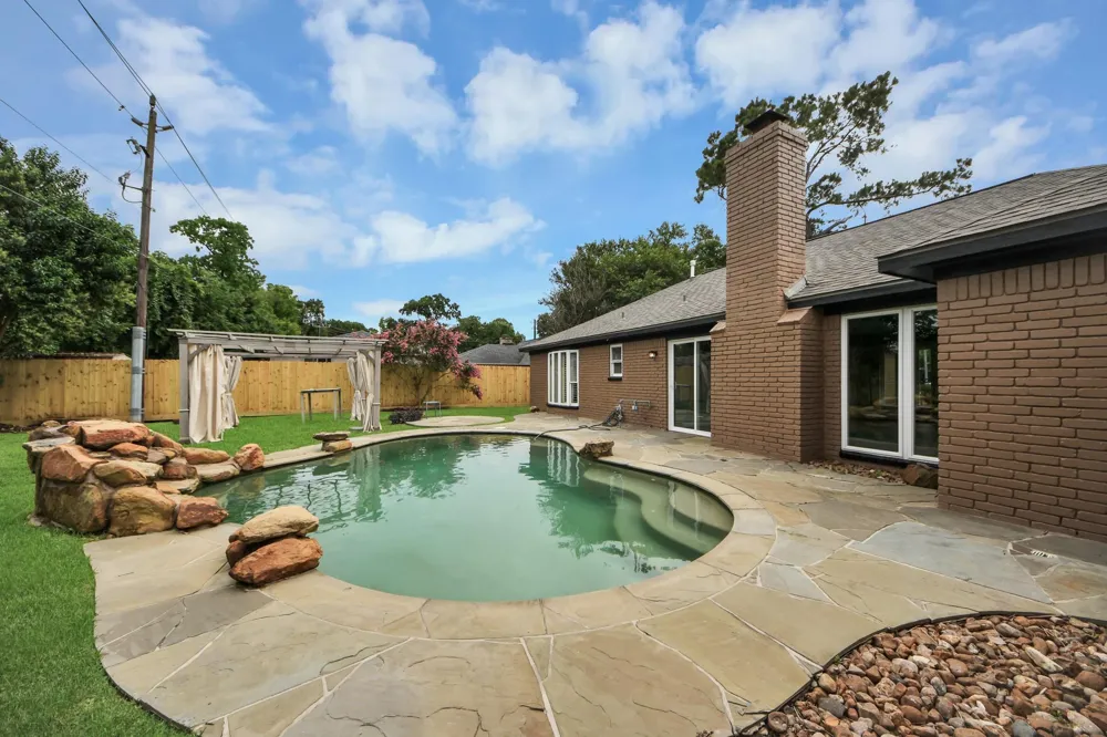 7822 Maple Tree Drive Houston, TX 77088