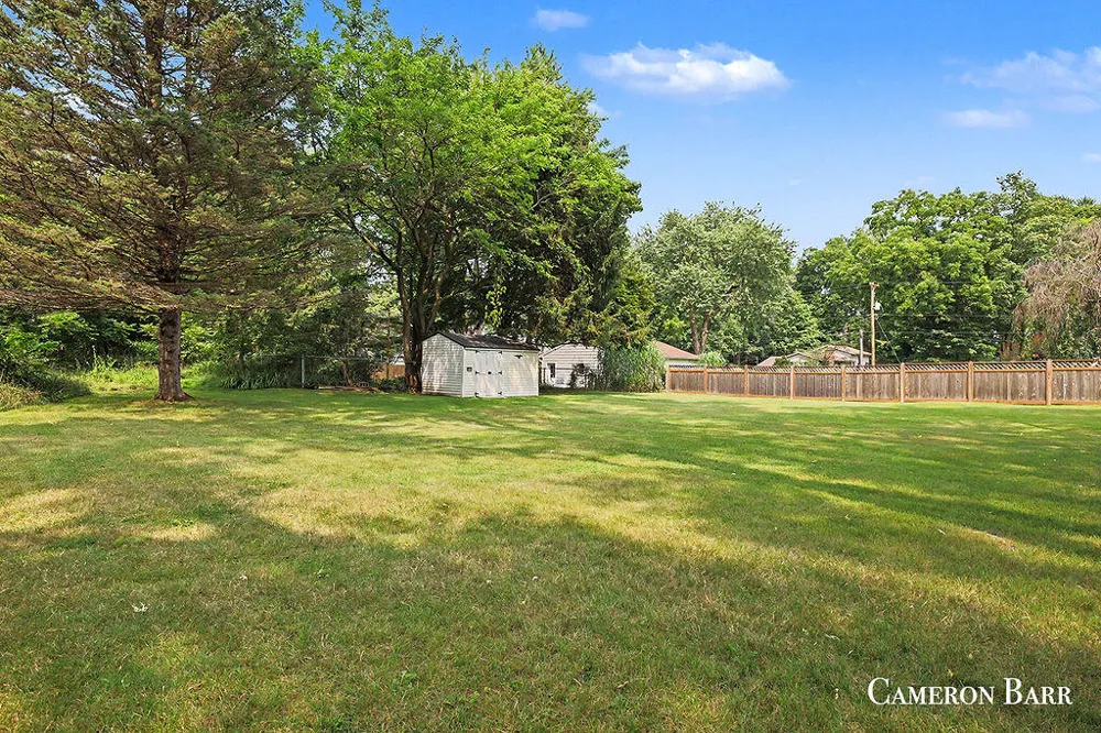 6935 Belding Road NE Rockford, MI 49341