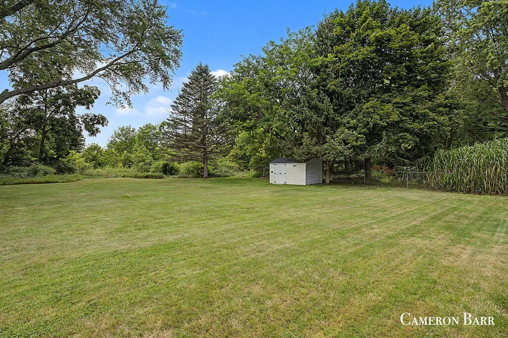 6935 Belding Road NE Rockford, MI 49341