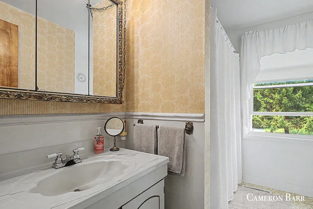 6935 Belding Road NE Rockford, MI 49341