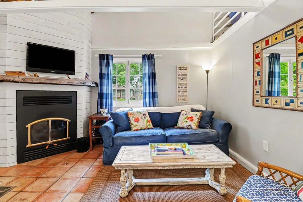 995 Lakeshore Drive #6 Ludington, MI 49431