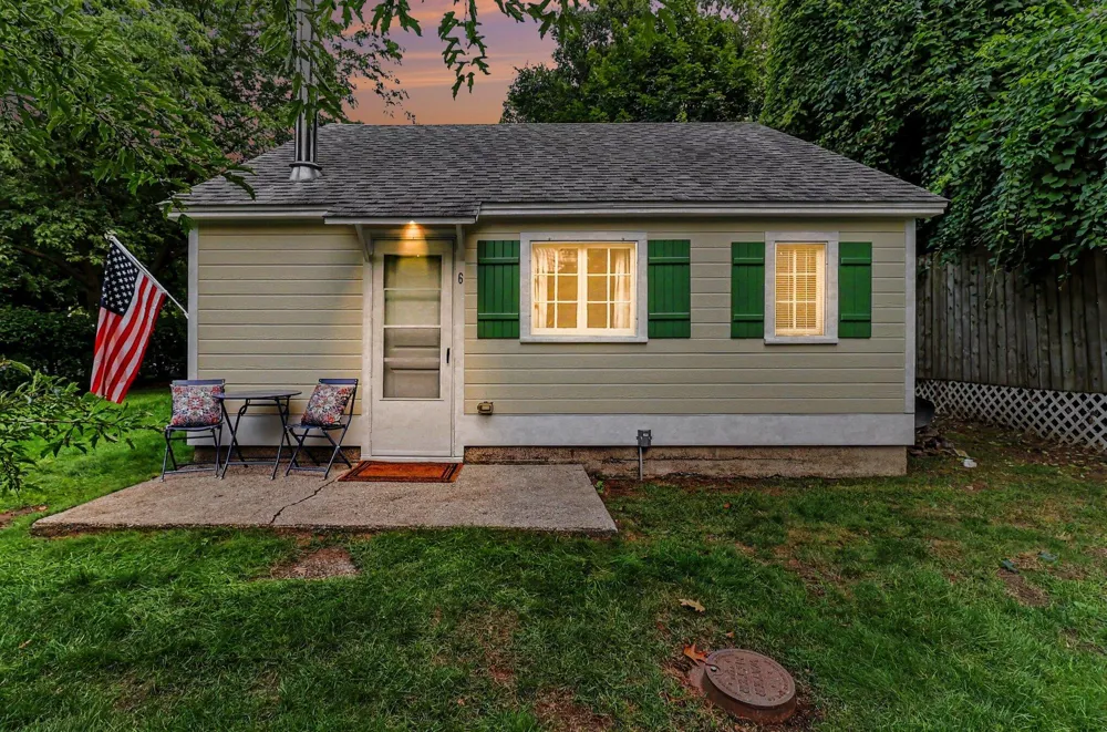 995 Lakeshore Drive #6 Ludington, MI 49431