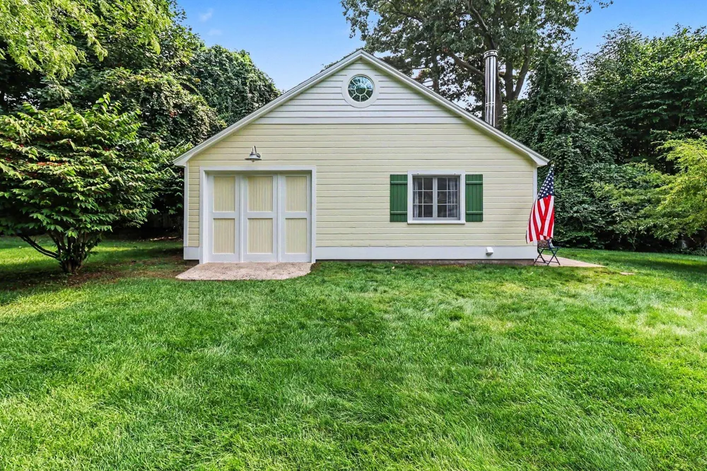 995 Lakeshore Drive #6 Ludington, MI 49431