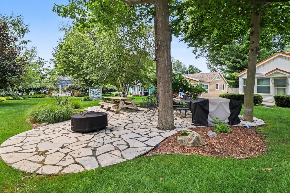 995 Lakeshore Drive #6 Ludington, MI 49431