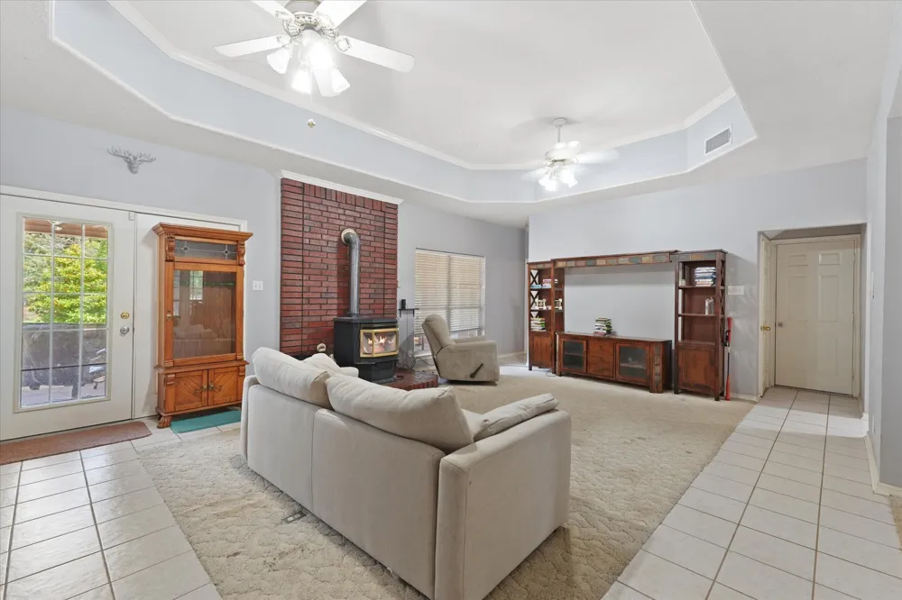 660 Rs County Road 1250 Emory, TX 75440