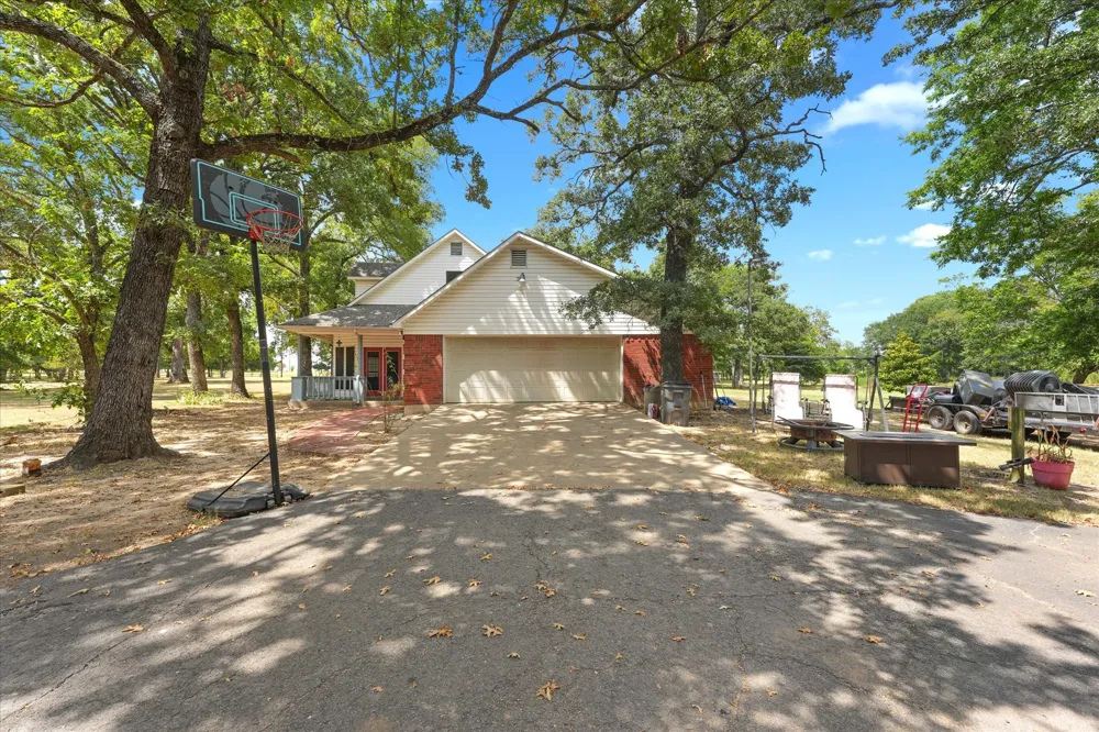 660 Rs County Road 1250 Emory, TX 75440