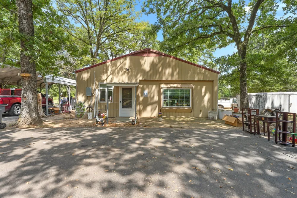 660 Rs County Road 1250 Emory, TX 75440