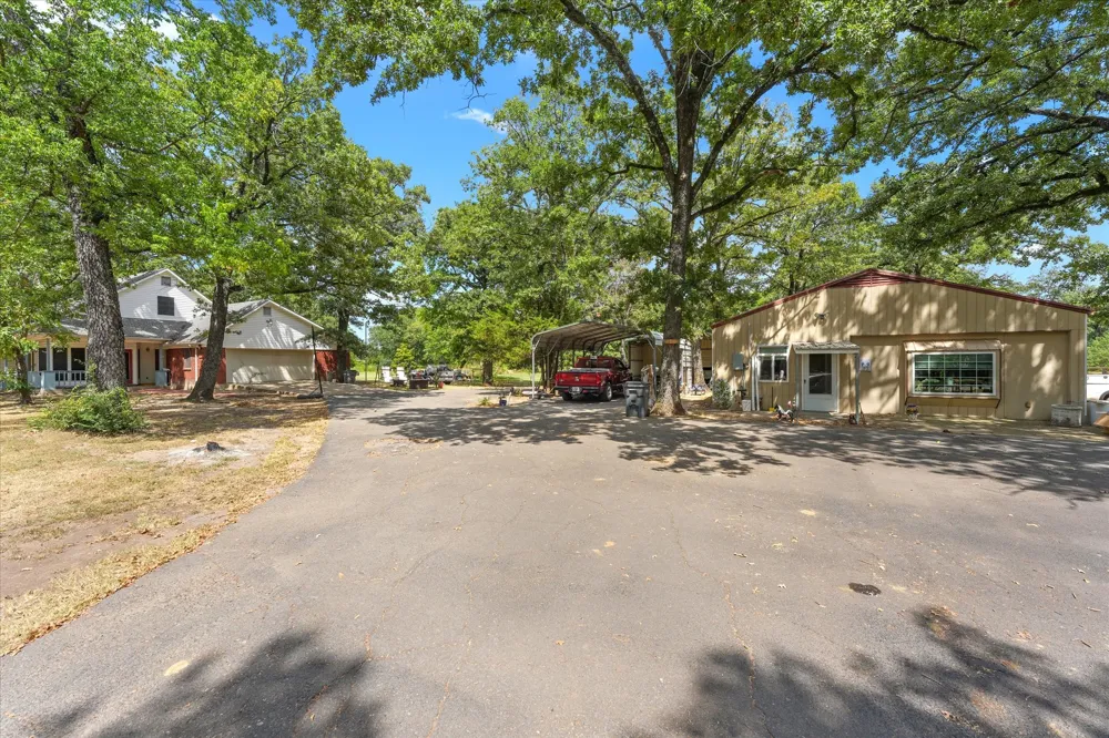 660 Rs County Road 1250 Emory, TX 75440