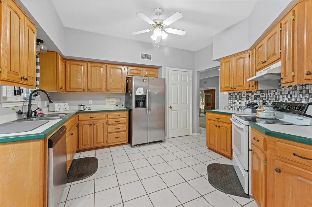 660 Rs County Road 1250 Emory, TX 75440