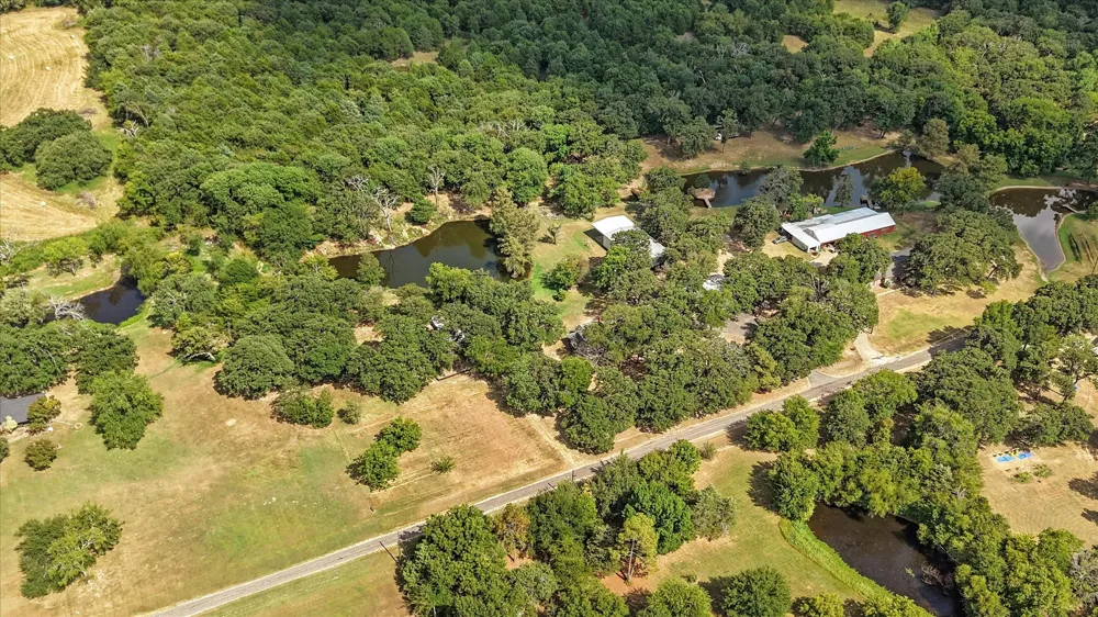660 Rs County Road 1250 Emory, TX 75440