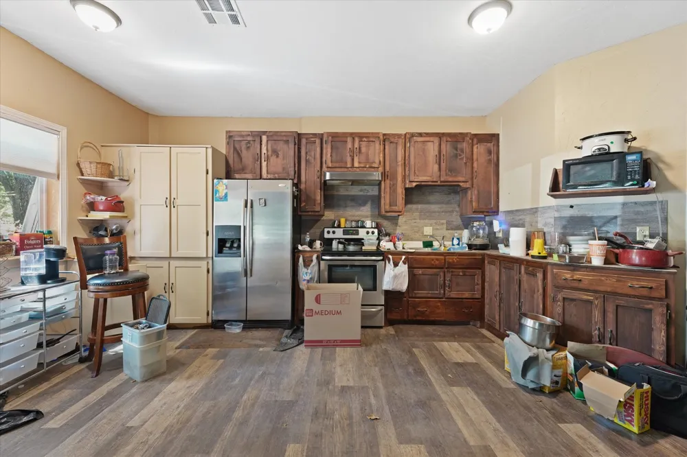 660 Rs County Road 1250 Emory, TX 75440