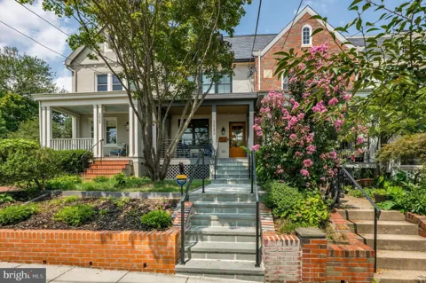 3823 BENTON STREET NW