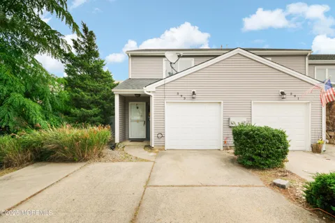 593 Patten Avenue
