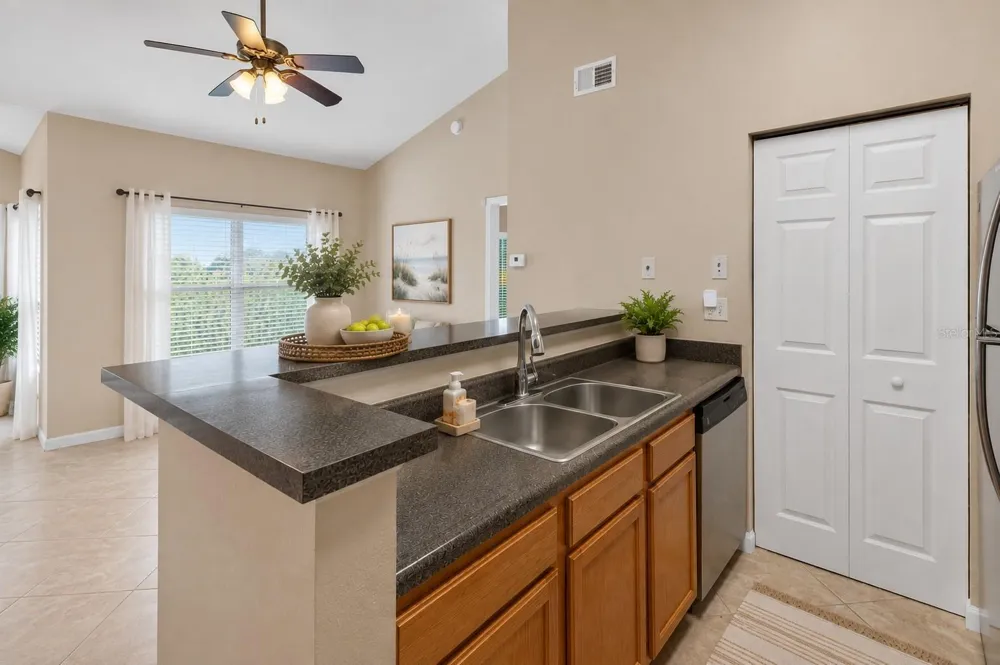10764 70TH AVENUE #1304 Seminole, FL 33772