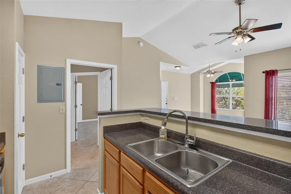 10764 70TH AVENUE #1304 Seminole, FL 33772