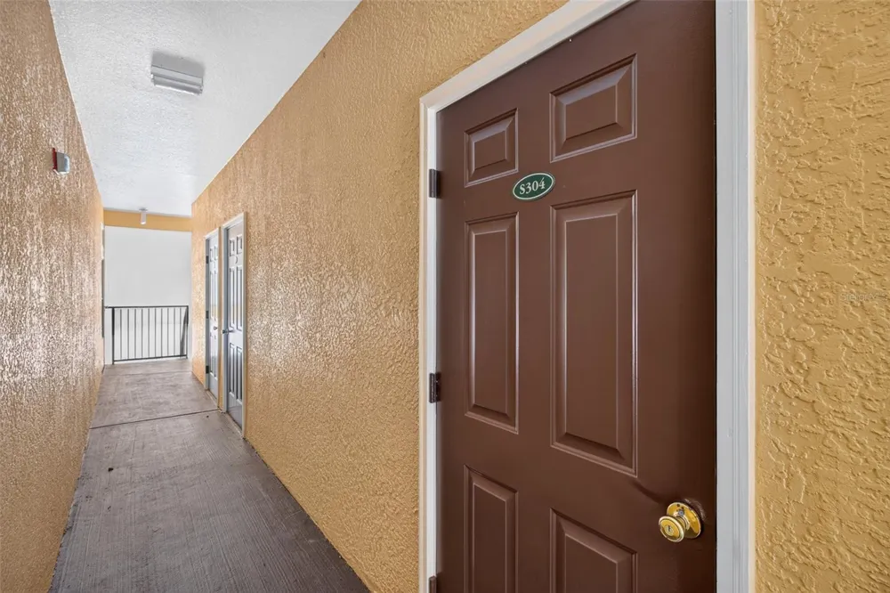 10764 70TH AVENUE #1304 Seminole, FL 33772