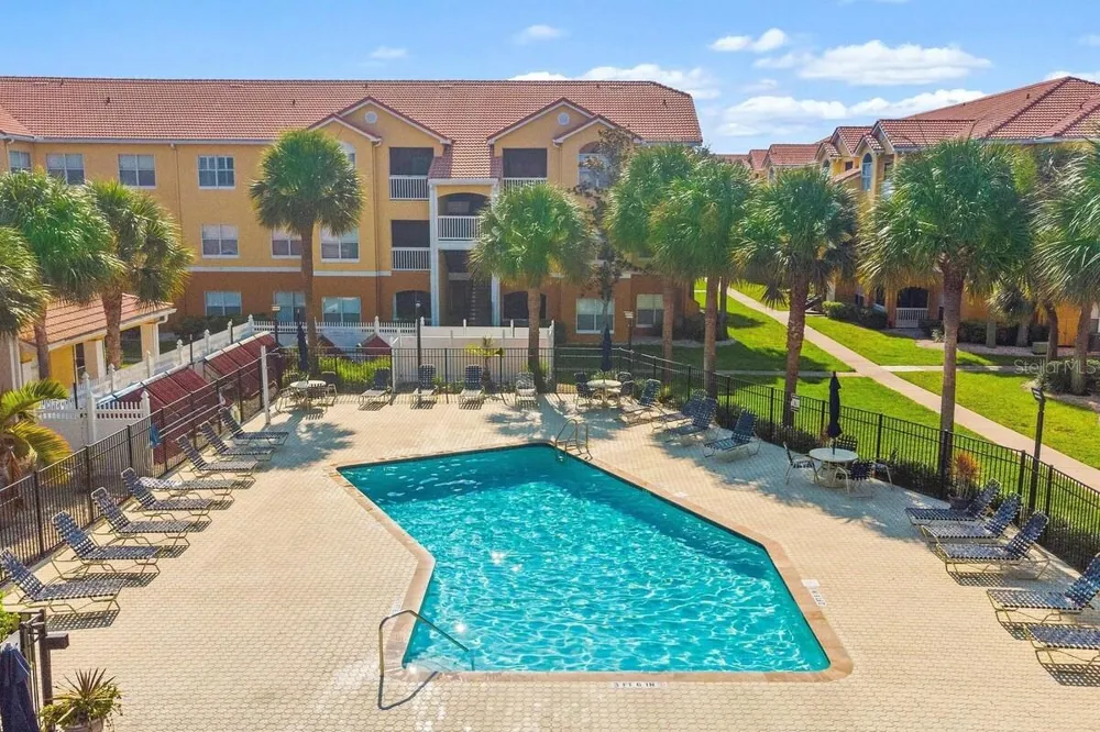 10764 70TH AVENUE #1304 Seminole, FL 33772