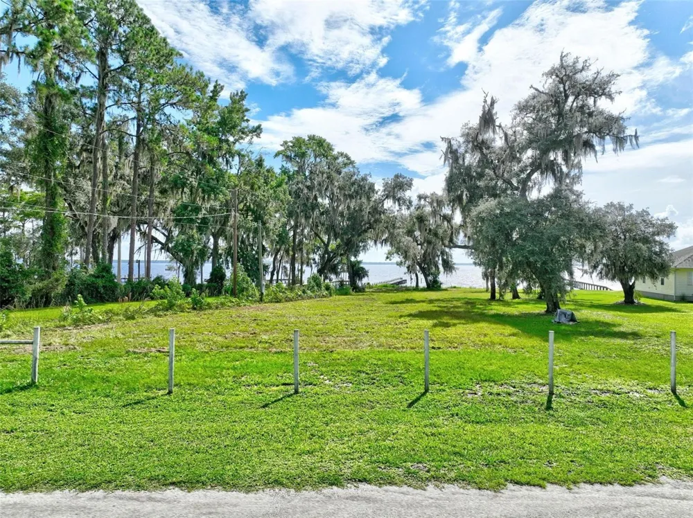 100 SANDRA LANE Crescent City, FL 32112