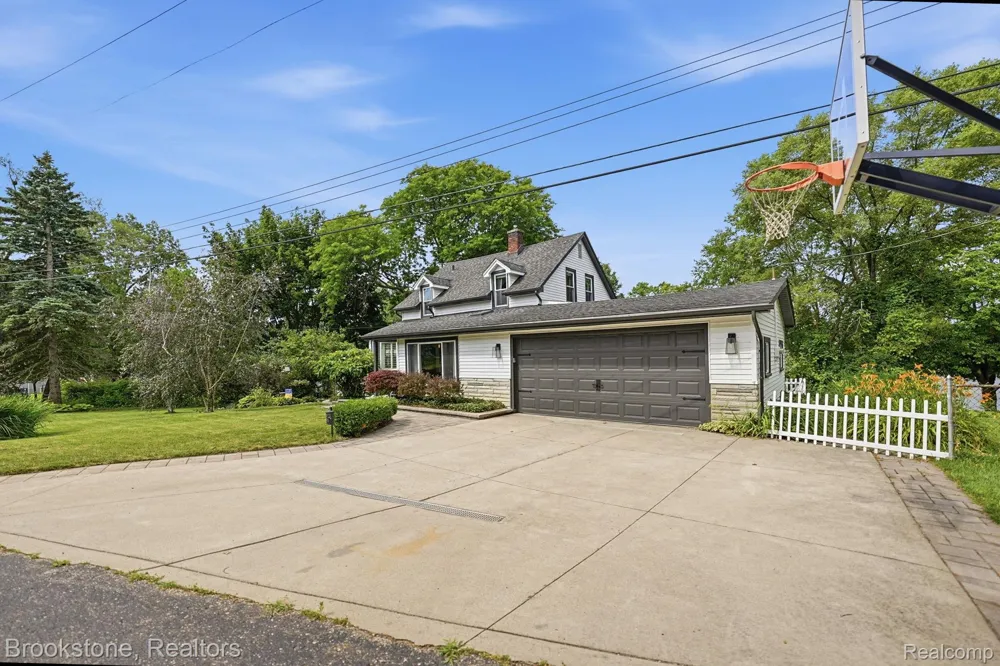 4174 Meyers Road Independence Charter Township, MI 48329