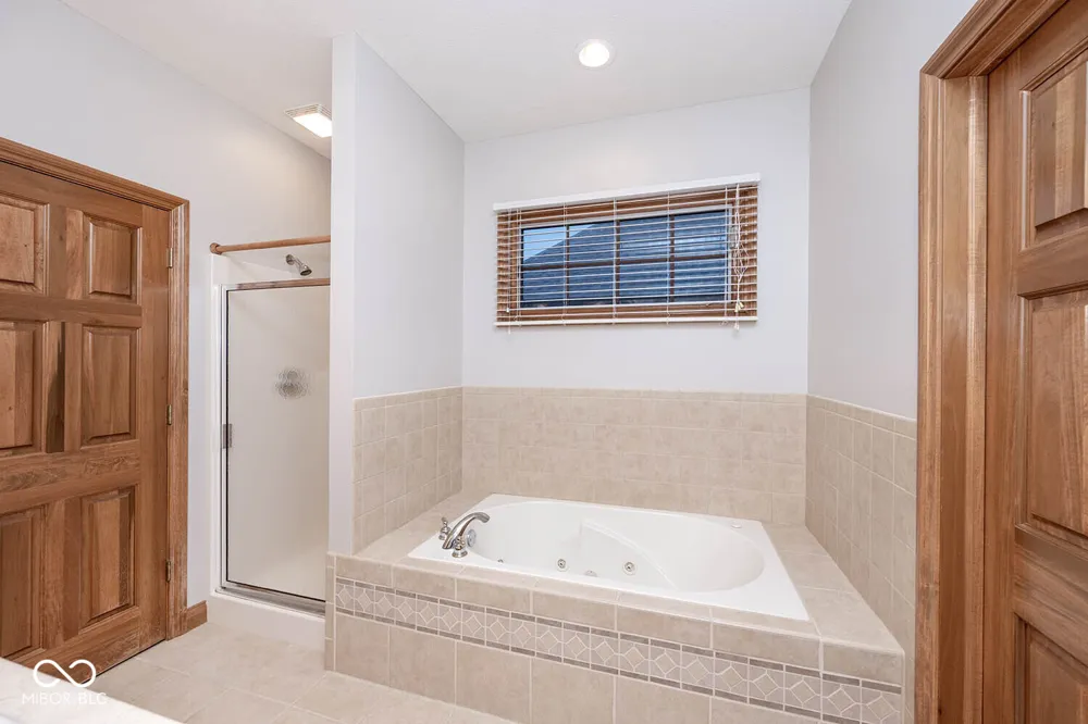 3882 S Cedar Creek Lane New Palestine, IN 46163