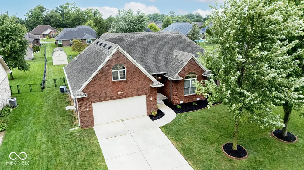 3882 S Cedar Creek Lane New Palestine, IN 46163