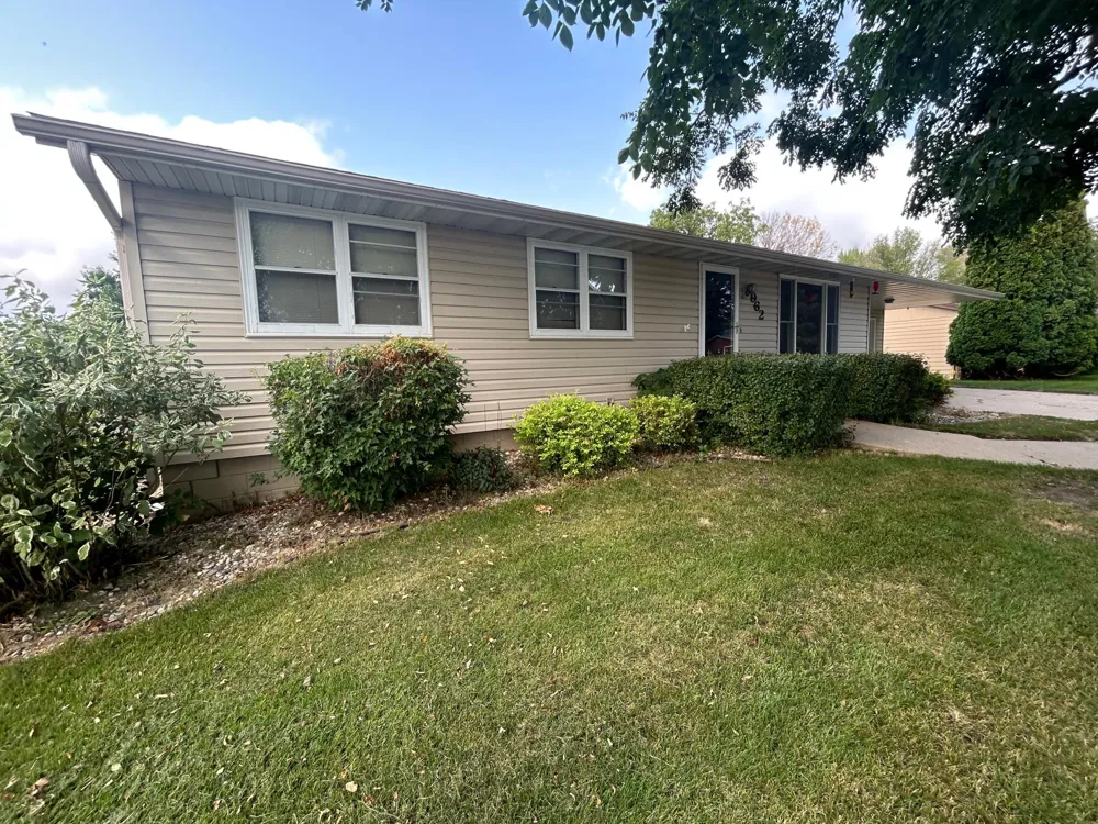 962 Miles Drive Worthington, MN 56187