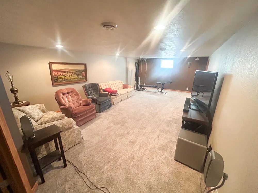 962 Miles Drive Worthington, MN 56187