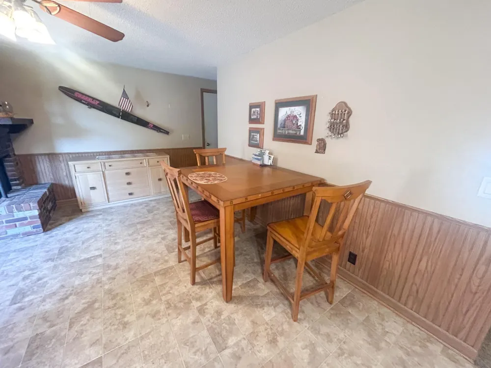 962 Miles Drive Worthington, MN 56187