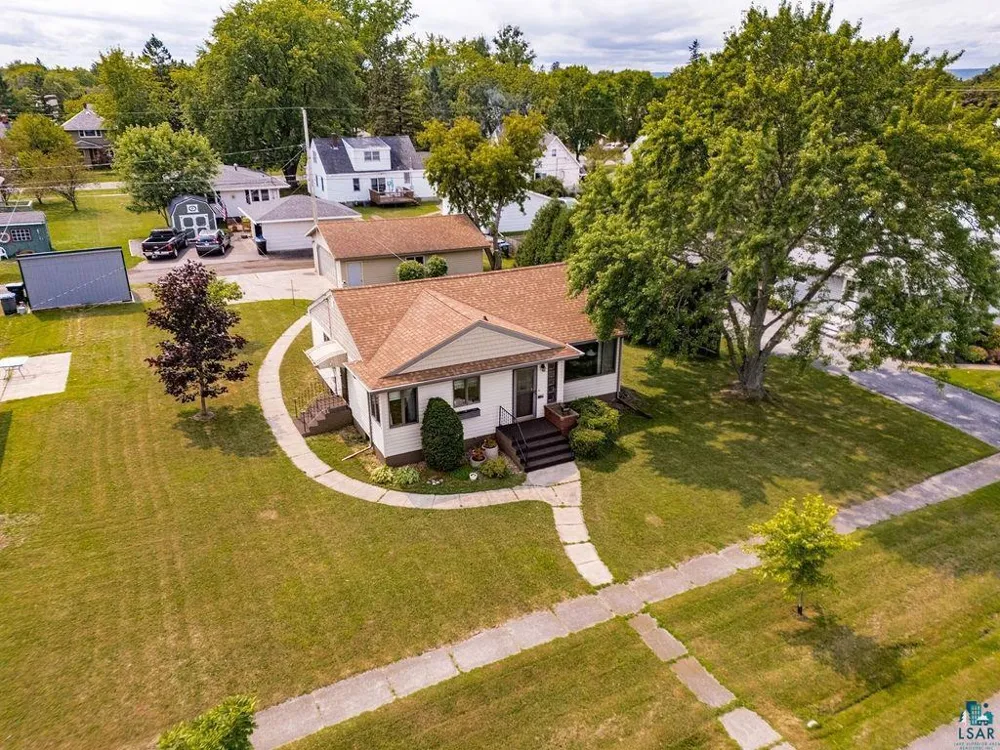 1724 E 3rd Street Superior, WI 54880
