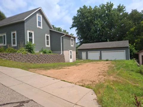 321 3rd Street W