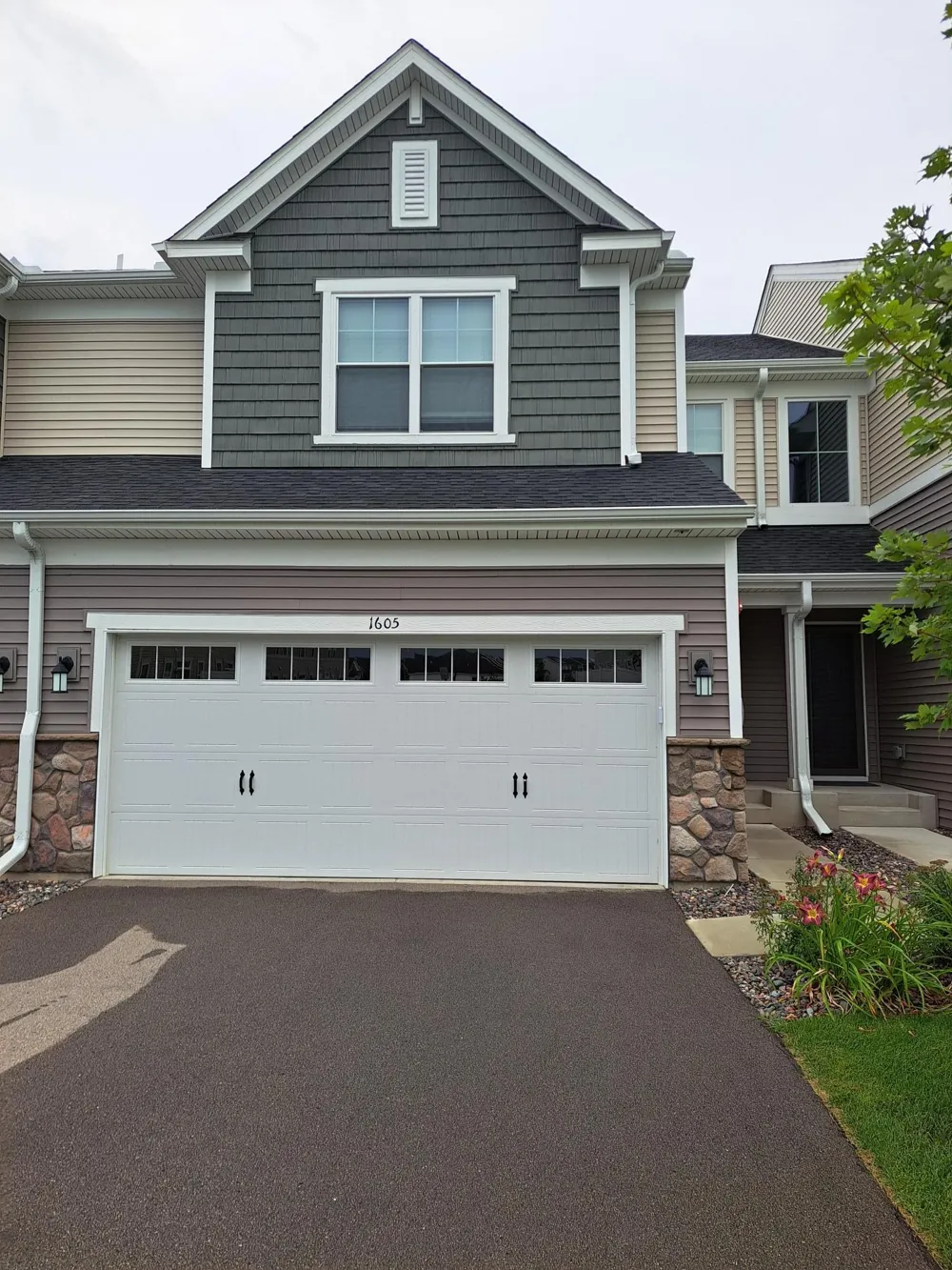 1605 Gable Drive Carver, MN 55315