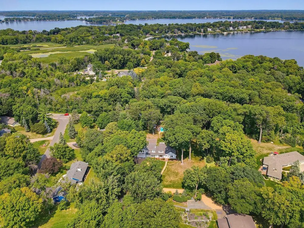 2615 Shadywood Road Orono, MN 55331