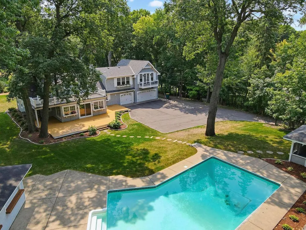 2615 Shadywood Road Orono, MN 55331