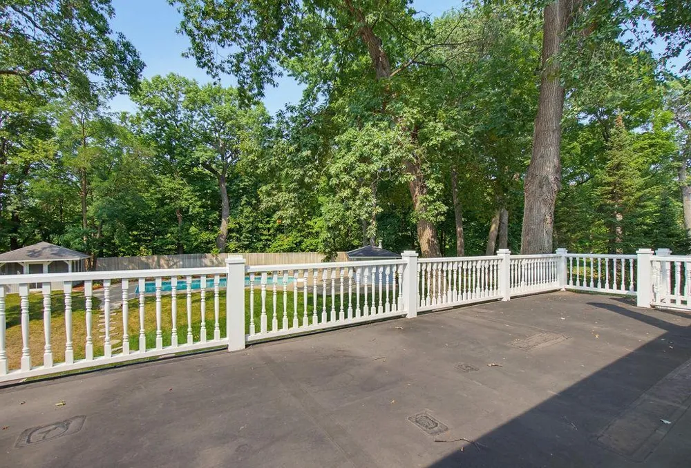 2615 Shadywood Road Orono, MN 55331