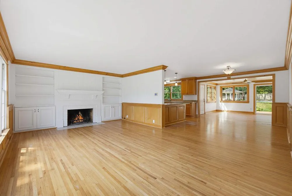 2615 Shadywood Road Orono, MN 55331