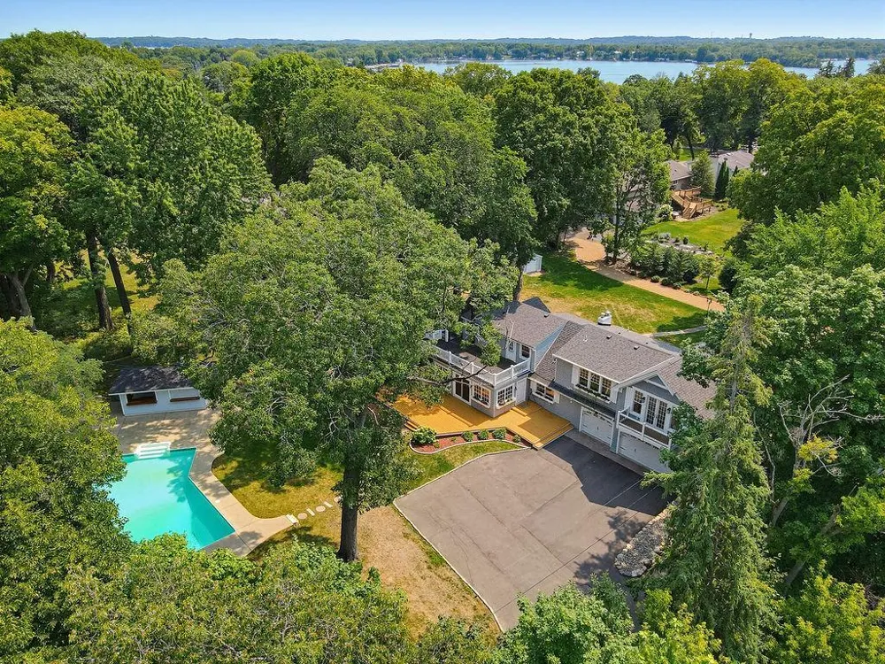 2615 Shadywood Road Orono, MN 55331
