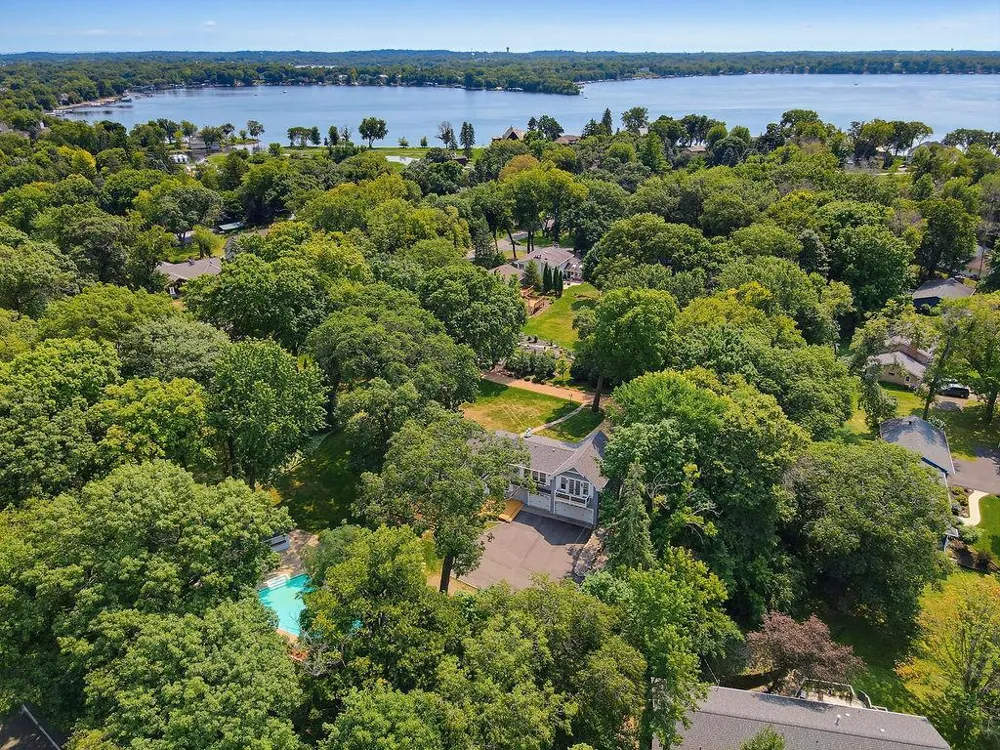 2615 Shadywood Road Orono, MN 55331
