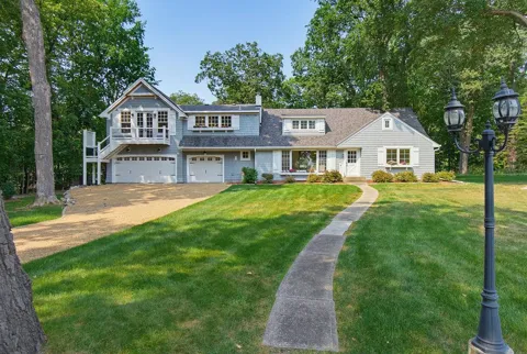 2615 Shadywood Road