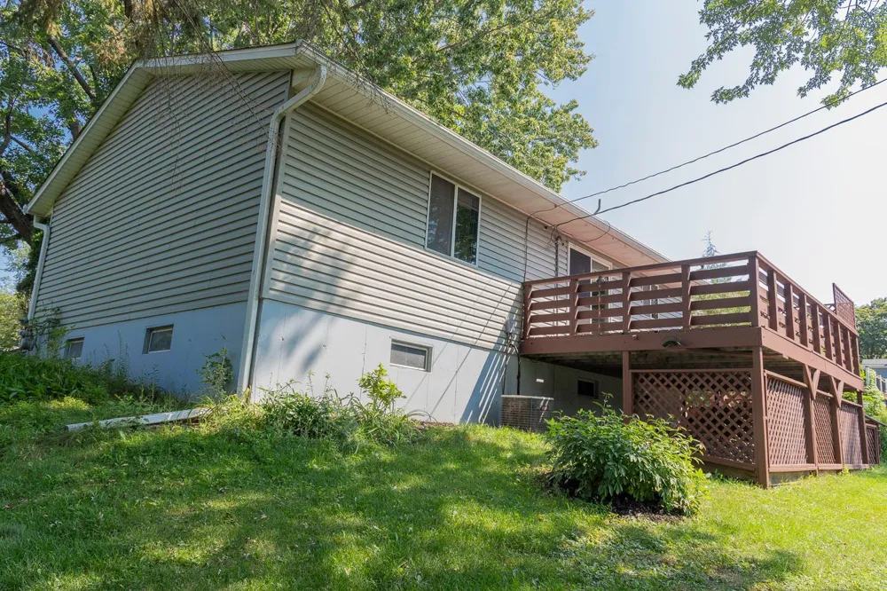 6071 45th Street Oakdale, MN 55128