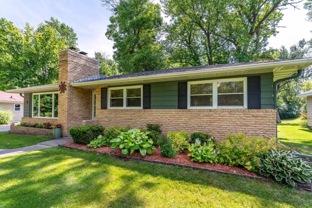 524 Guttenberg Heights Fergus Falls, MN 56537