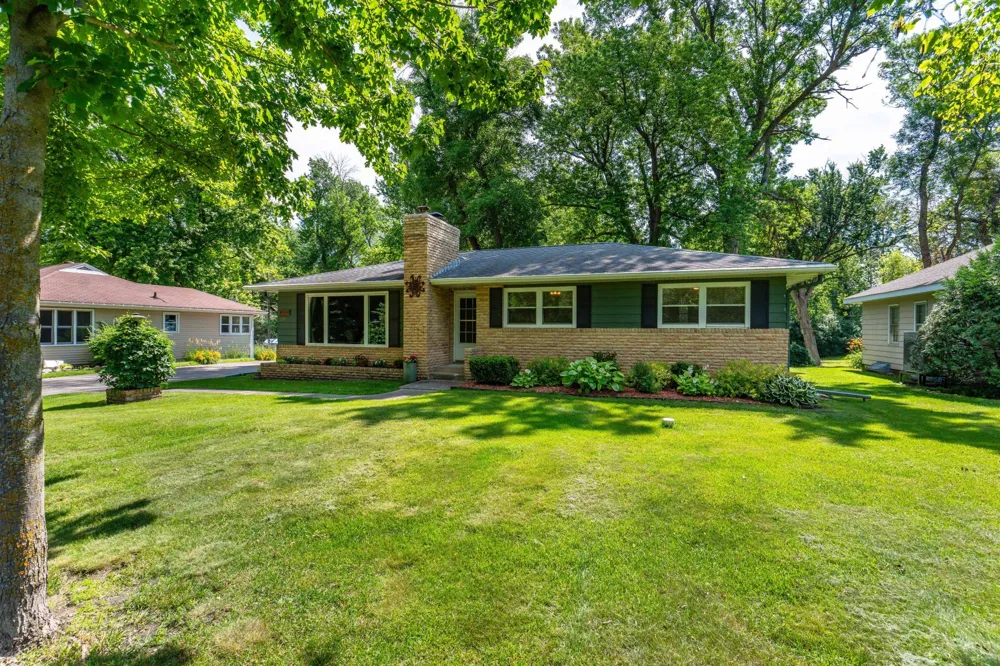 524 Guttenberg Heights Fergus Falls, MN 56537