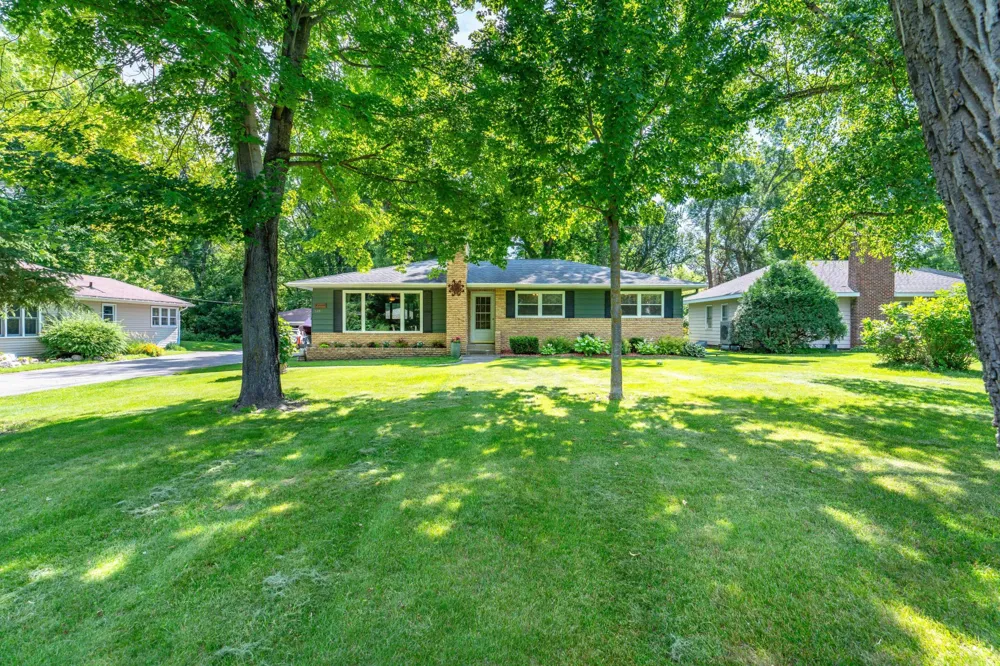 524 Guttenberg Heights Fergus Falls, MN 56537