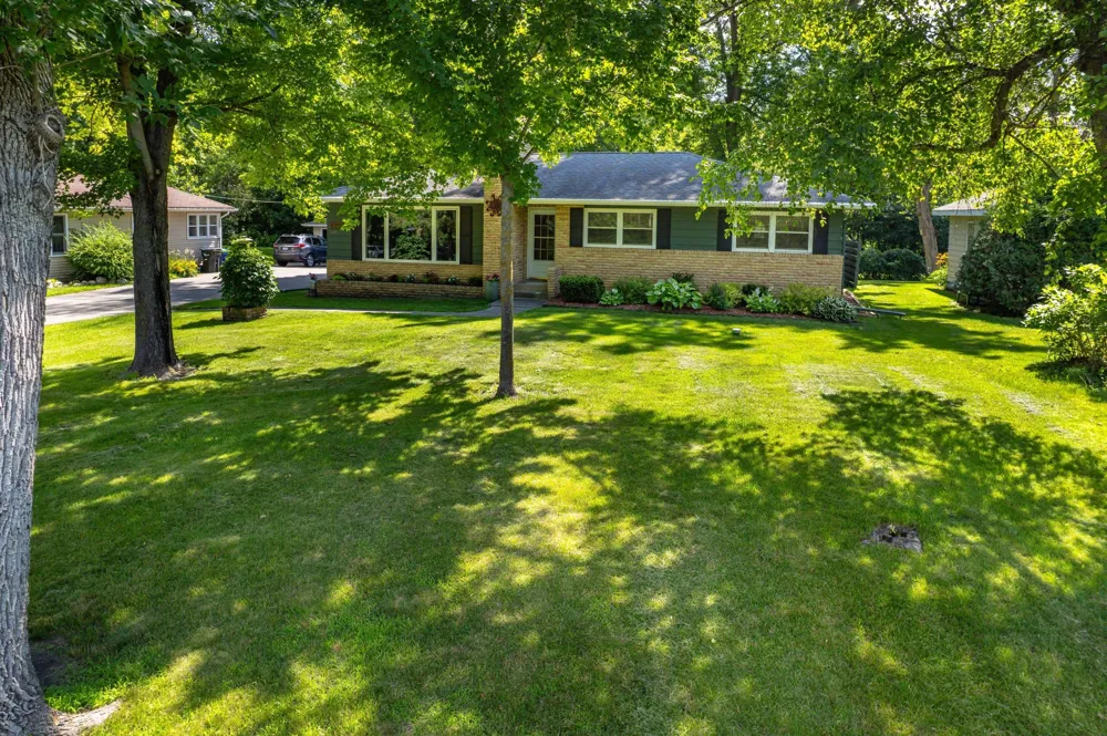 524 Guttenberg Heights Fergus Falls, MN 56537